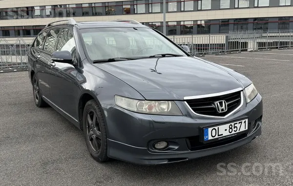 Honda Accord - 1