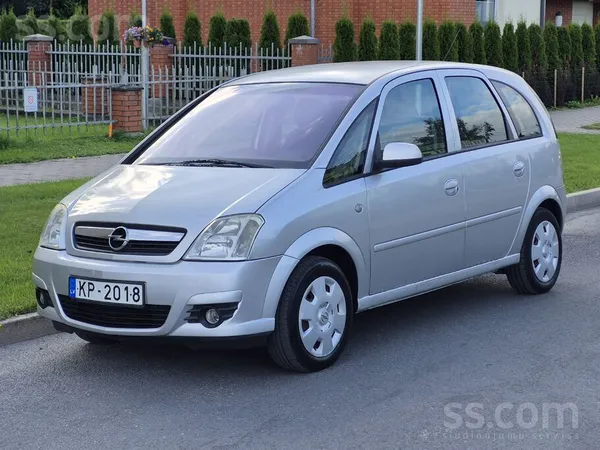 Opel Labā tehniskā un vizuālā stāvoklī. 4, 5l/100km