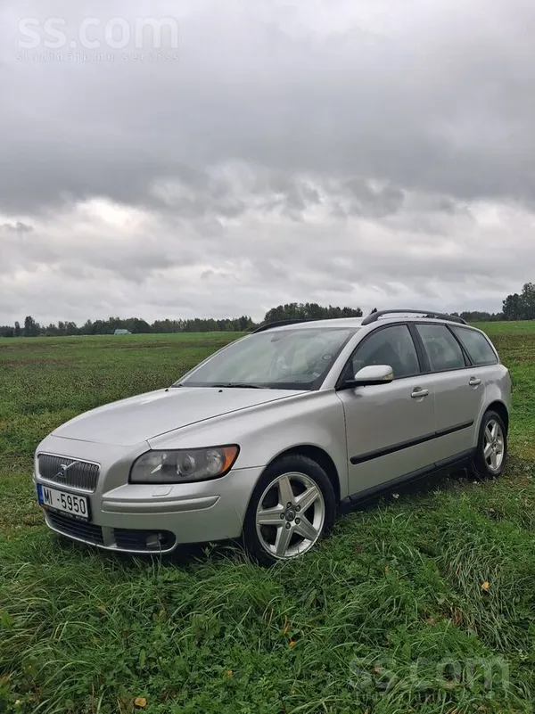 Volvo Pārdod Volvo V50, darba kārtibā. Griesti atlipuši.