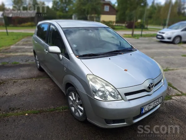 Toyota Corolla Verso - 1