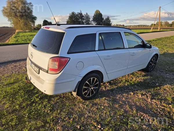 Pārdodam labu opelīti .Regulāri kopts un savlaicīgi veiktas apkopes. Uzlikta