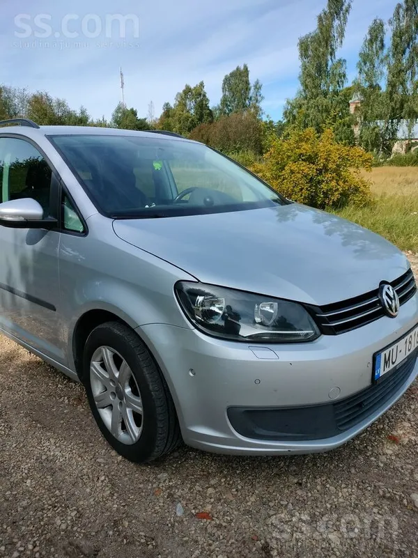 Volkswagen Touran - 1