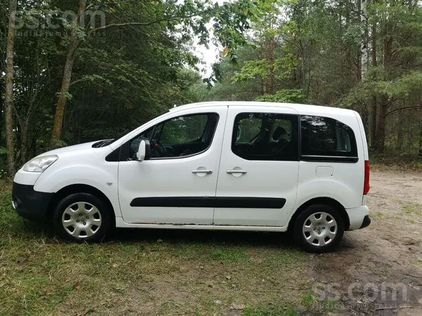 Peugeot Продаю Peugeot Partner Tepee, 2011 год. Надежный, 