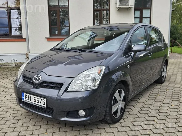 Toyota Corolla Verso - 1
