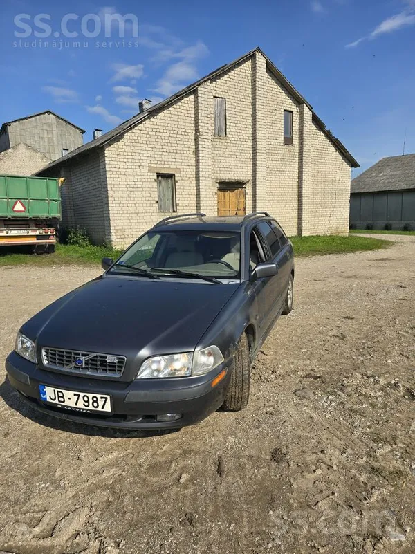 Volvo Pārdodu auto. Mašīna brauc un ir iedarbināma. Tehn