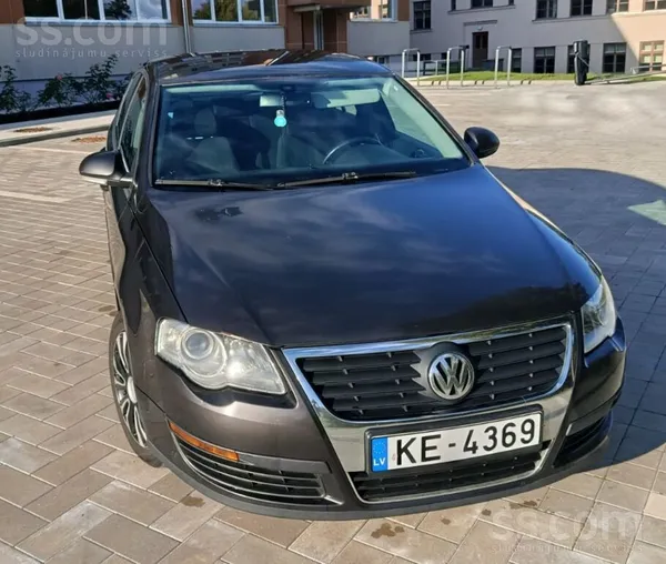 Volkswagen Ir vizuāli defekti ārpusē. Sīkāk saziņā pa telefon