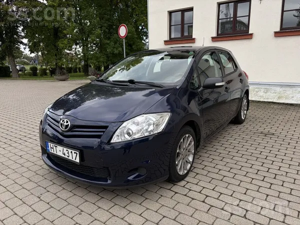 Toyota Auris - 1