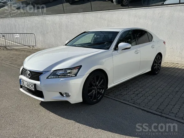 Lexus Auto teicamā stāvoklī. Noskrējiens tikai 226tkm. Ļ