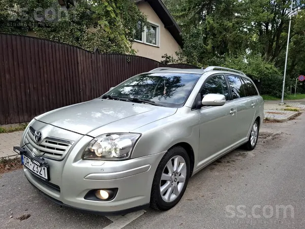 Toyota Avensis - 1