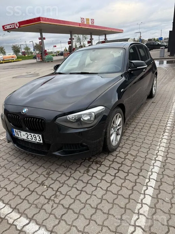 BMW 116 2013, 1.6 benzīns, Automāts, Hečbeks, Melns — Latvijā