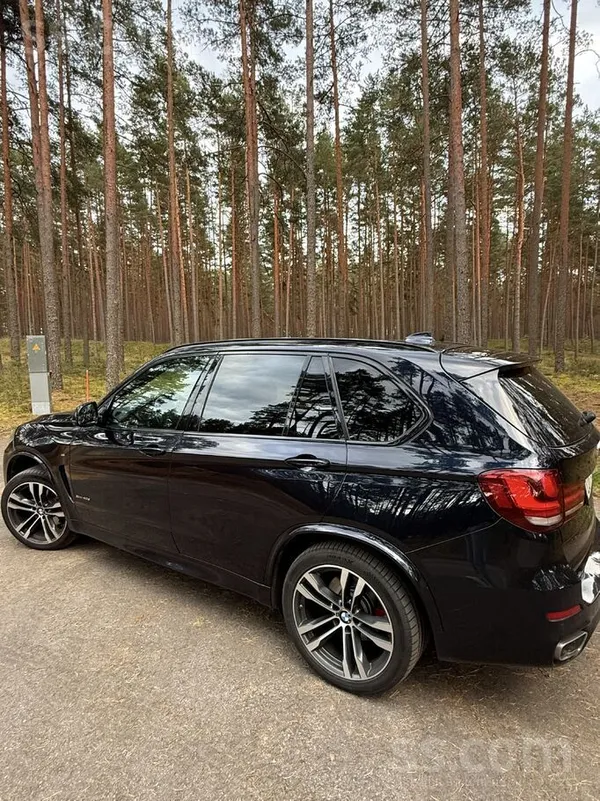 Pārdodu BMW X5 xDrive40d, 313 ZS, M pakotni, 7 sēdvietām

Automašīnai ir p