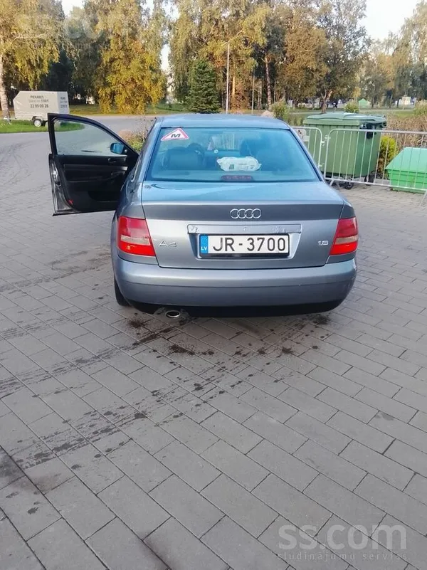 Audi A4 - 1