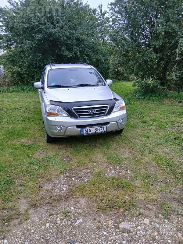 Pārdodu labu džipu, pa mežiem nau braukts, visas apkopes veiktas laicīgi, ne
