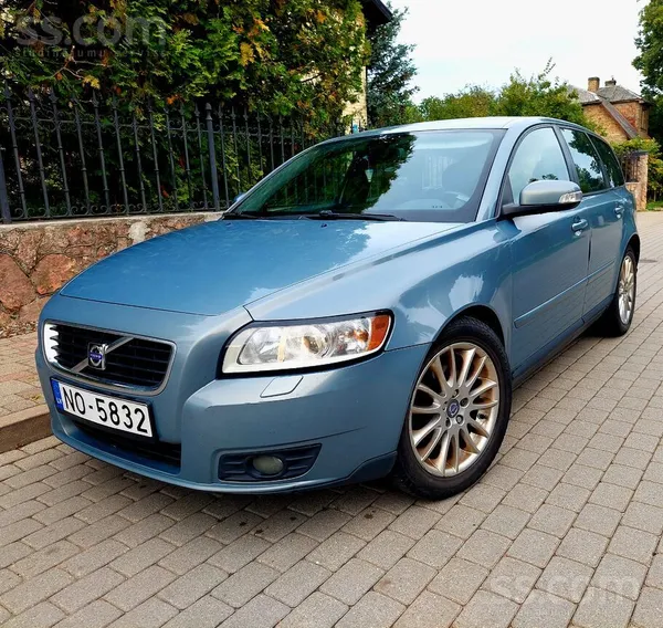 Volvo V50 - 1