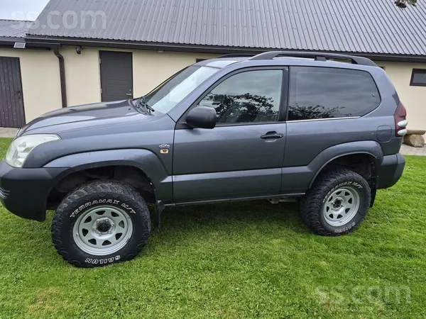 Tiek pārdots Toyota Land Cruiser 2003g. , manuāls3.0 dīzelis. 5 ātrumi, paze