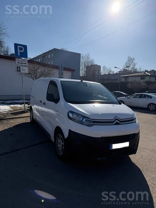 Pārdodu lielisku auto. Jauns pirkts pie dīlera. Ir gan ziemas, gan vasaras r