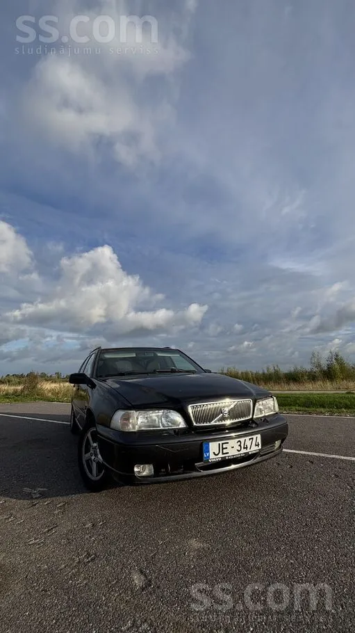 Pārdodas Volvo V70

Auto ir cienījamā vecumā, bet savus gadus noteikti nei