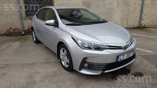 Toyota Toyota Corolla Sedan 1.6 бензин / механика / 112 0