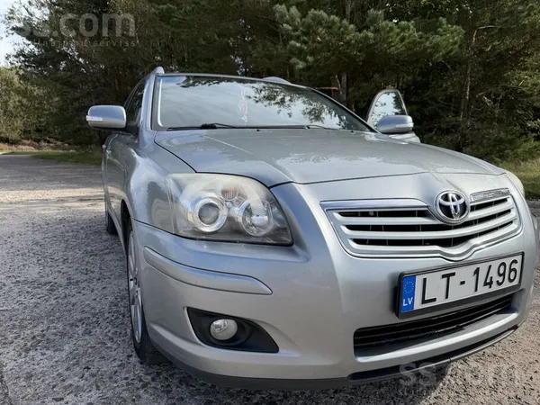 Toyota Avensis - 1