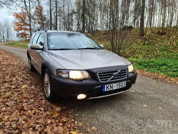 Volvo XC 70 2001, 2.4 benzīns, Manuāls, Universāls, Brūns — Latvijā