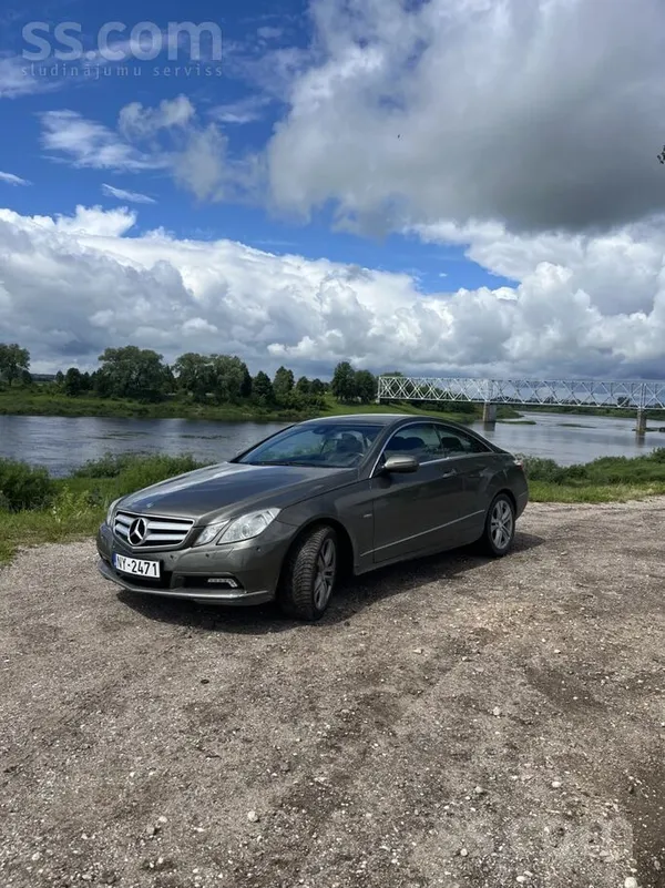 Mercedes E350 - 1