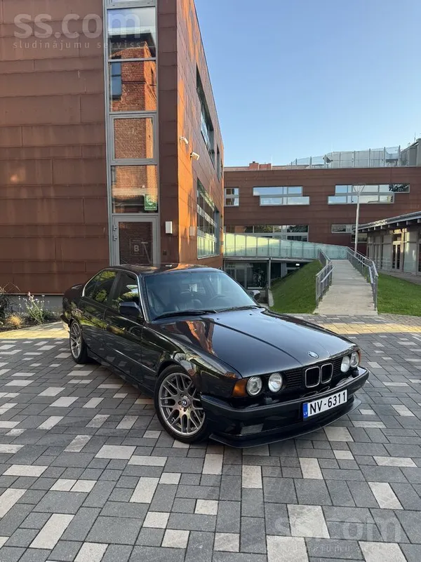 Pārdodas 1989. gada BMW E34 520 ar m30b35 dzinēja swapu. 5 ātrumu manuālā kā