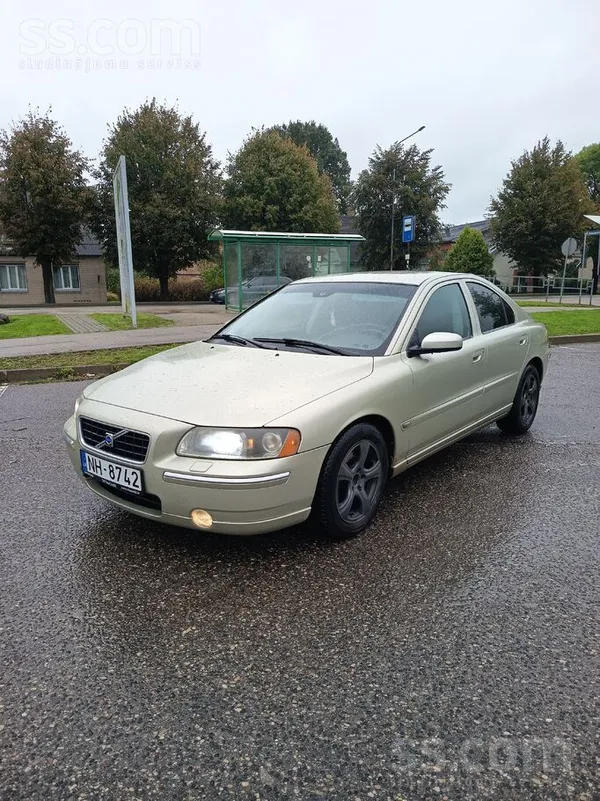 Pārdod Volvo s60, apskate 29.04.2027, nodoklis nomaksāts, zobsiksna un eļļa