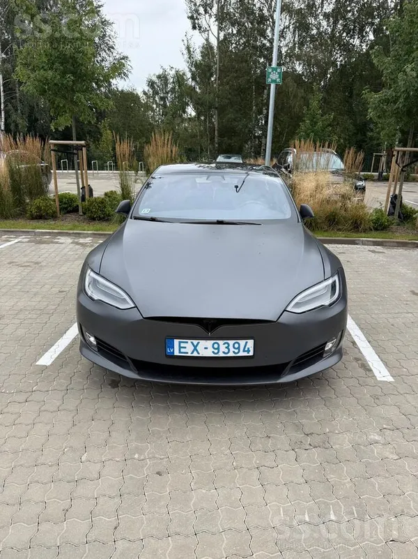 Uzņēmums Pārdod Tesla Model S 100D, lieliskā vizuālā un tehniskā stāvoklī, nesmēķētā