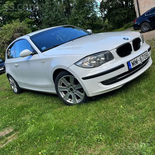 Auto labi uzturēts, kopts, ļoti ekonomisks, viss, kas labojams esmu salaboju