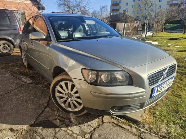 Pārdod Volvo S40, 2006.g. 2, 0d, manuāla kārba, tikko izieta TA, nomaksāti n