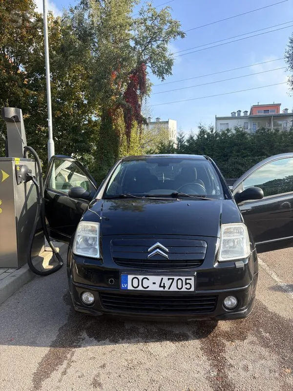 Pārdodu Citroën C2 Vtr 1.6 benzīns 2005.gada 

Kompakts un ekonomisks auto
