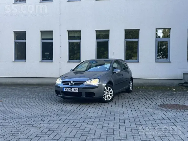 Tiek pārdots VW Golf 5, 1.6 benzins (75 kW). 
Veikta nesenā motoreļļas un v