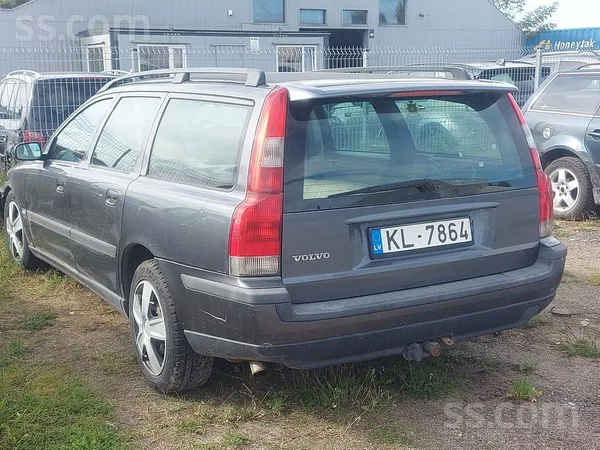 Volvo V70 - 1
