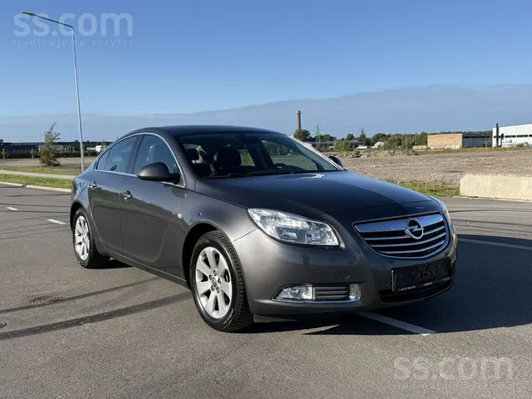 Opel Insignia - 1