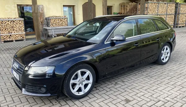 Audi Pārdodu Audi A4 labā tehniskā stāvoklī. Automašīna