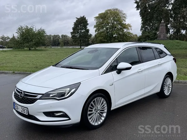 Opel Astra Sports Tourer+ Auto teicamā stāvoklī. Viens īpašnieks, visa vēstu