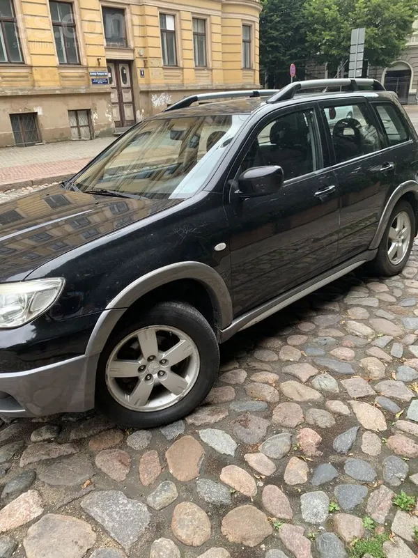 Pardodu michubishi outlander 2.0 ar manualo karbu. Sikak informacija zvanot.
