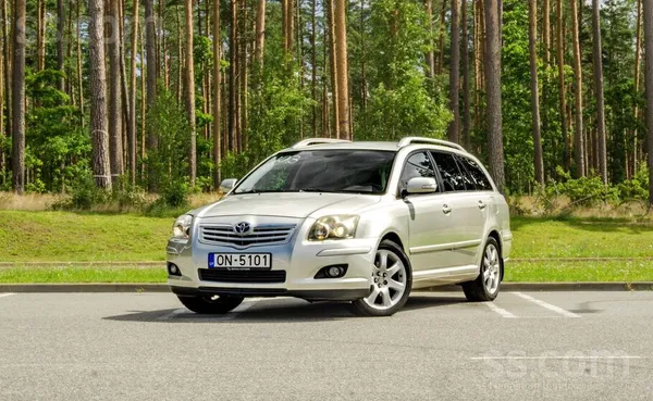 Toyota Avensis - 1