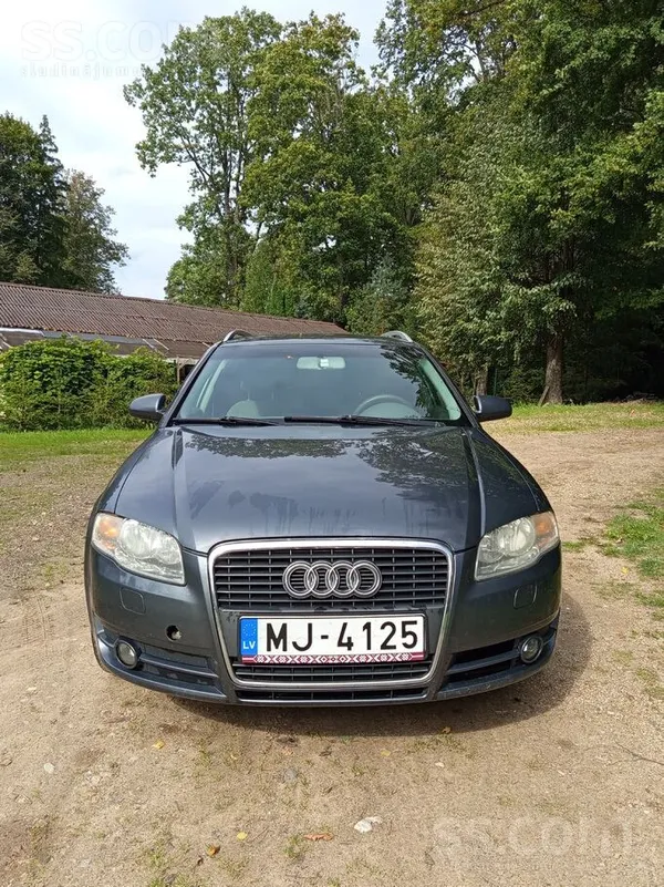 Audi A4 - 1