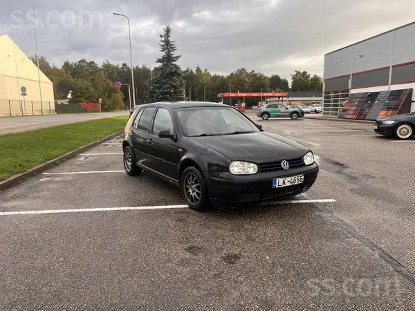 Volkswagen Golf 4 1999, 1.9D dīzelis, Manuāls, Hečbeks, Melns — Latvijā