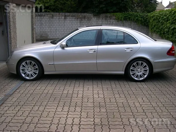 Mercedes В хорошем состояние, конечно не без дефектов. Два 