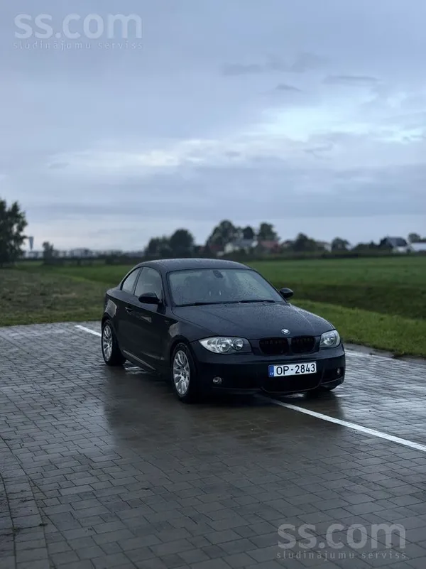 BMW 120 2009, 2.0D dīzelis, Manuāls, Kupeja, Melns — Latvijā