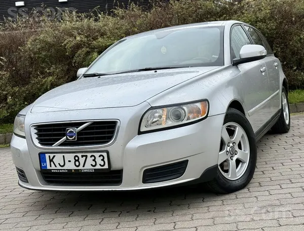 Volvo V50 2009, 1.6D dīzelis, Manuāls, Universāls, Sudrabs — Latvijā