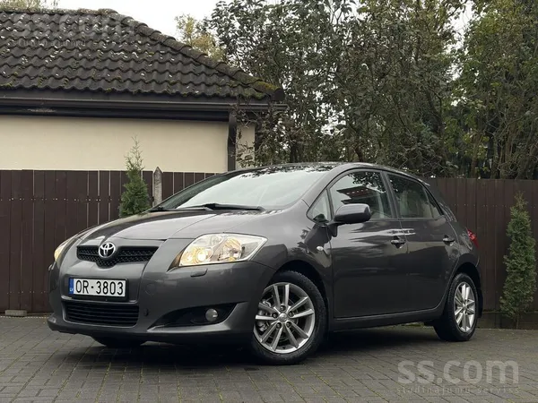(Ru) Продается Toyota Auris, 2009 г. 1.4 дизель, 66 кВт (цепной двигатель)