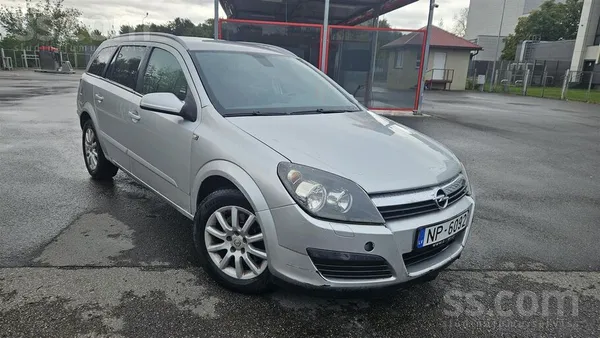 Opel Darba mašīna ar vizuālām nepilnībām. 