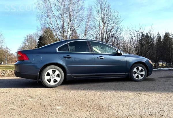 Volvo Pārdodu Volvo S80 ar nesen izietu TA. Dīzelis 2.4 