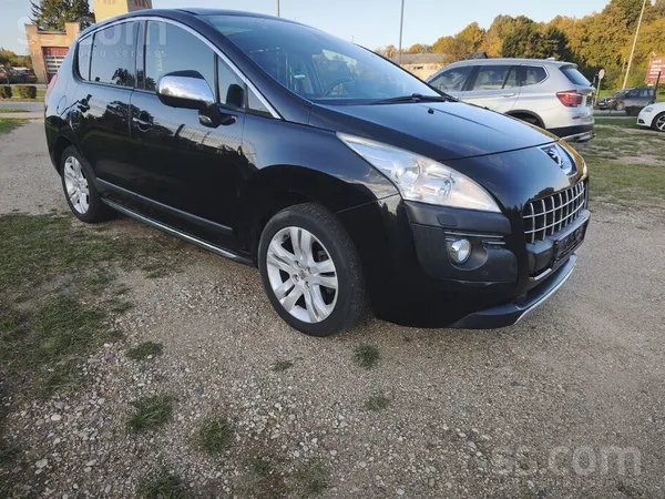 Peugeot 3008 ar 1, 6 Benzīna dzinēju 115kw. 156zs. 
6 Ātrumu mehānika. 
Au