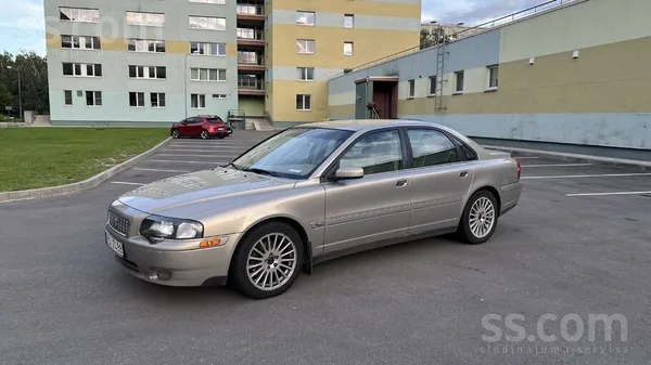 Pārdodu volvo s80, 2004. Gada ar 2.0T 180hp motoru un 5 ātrumu manuālo kārbu