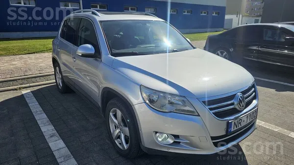 Volkswagen Tiguan 2009, 2.0D dīzelis, Automāts, SUV/Apvidus, Sudrabs — Latvijā