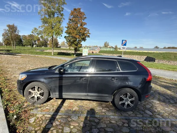 Pārdodu Volvo Xc60 D5 ar dīzeļmotoru un automātisko ātrumkārbu. Pārdodu saka